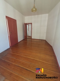 Przestronny Lokal W Centrum Na 1 PiĘtrze.